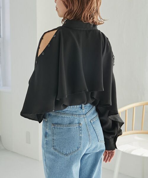 MAJESTIC LEGON（マジェスティックレゴン）の「肩あきケープブラウス（シャツ/ブラウス・レディース・アイボリー/ピンク/ライトグレー/ブラック・MEDIUM）」の8枚目の写真