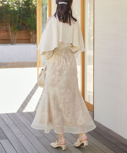 MAJESTIC LEGON（マジェスティックレゴン）の「肩あきケープブラウス（シャツ/ブラウス・レディース・アイボリー/ピンク/ライトグレー/ブラック・MEDIUM）」の20枚目の写真