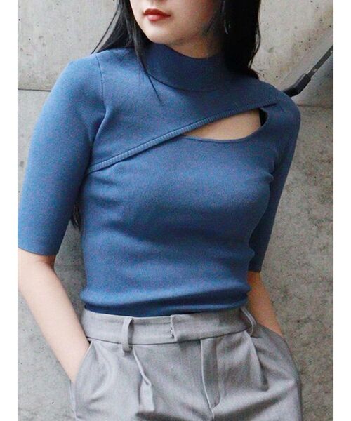 MURUA(ムルーア)の「変形ネックハーフニット(ニット/セーター・レディース・アイボリー/ブラック/ブルー・FREE)」の3枚目の写真