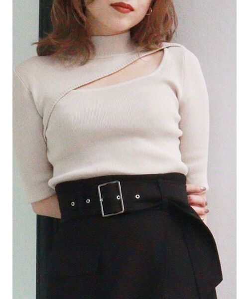 MURUA(ムルーア)の「変形ネックハーフニット(ニット/セーター・レディース・アイボリー/ブラック/ブルー・FREE)」の1枚目の写真