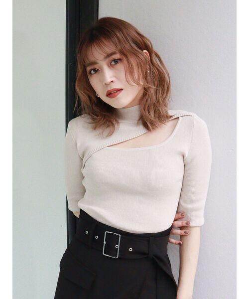 MURUA(ムルーア)の「変形ネックハーフニット(ニット/セーター・レディース・アイボリー/ブラック/ブルー・FREE)」の8枚目の写真