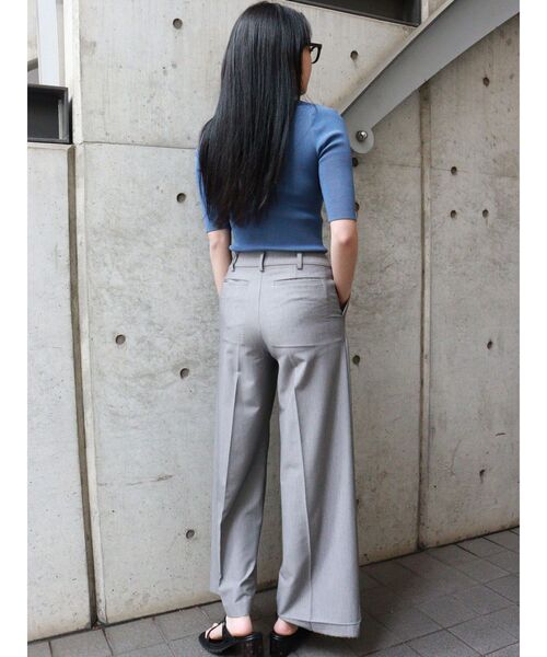 MURUA(ムルーア)の「変形ネックハーフニット(ニット/セーター・レディース・アイボリー/ブラック/ブルー・FREE)」の11枚目の写真