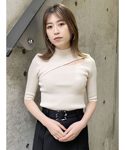 MURUA(ムルーア)の「変形ネックハーフニット(ニット/セーター・レディース・アイボリー/ブラック/ブルー・FREE)」の12枚目の写真