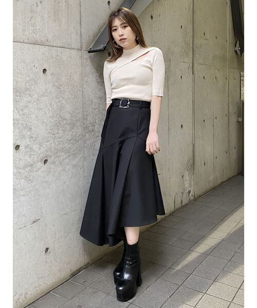 MURUA(ムルーア)の「変形ネックハーフニット(ニット/セーター・レディース・アイボリー/ブラック/ブルー・FREE)」の14枚目の写真