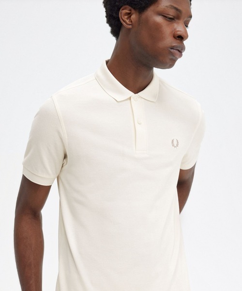 FRED PERRY（フレッドペリー）の「【待望のZOZO限定カラーが登場！】The Fred Perry Shirt - M6000／フレッドペリーポロシャツ（ポロシャツ・メンズ・ホワイト/ブラック/ネイビー/ダークベージュ/ミント/サックスブルー/カーキ/グレー/オフホワイト/ブラウン/グレイッシュブルー/グリーン/オリーブ/マルーン/ブルー/スミクロ/ヘザーグレー/ライトベージュ/エメラルド/コーラル/ネイビー系/ネイビー系2/ピンクベージュ/ライトブルー/グリーン系その他/ベビーピンク/アイボリー/グレー系その他/ネイビー系3/ブルー系その他/グリーン系その他2/グレー系その他2/グリーン系その他3/スモークピンク/グレー系その他3/レモンイエロー/ホワイト系その他/グレー系その他4/ブルー系その他2/ダークグリーン/ピンク/シアン/シャーベット/グリーン系その他4/ピンク系その他/ホワイト系その他2/ブルー系その他3/ブルー系その他4/グリーン系その他5/コーラルピンク/ネイビー系4/ブラウン系その他/ブルー系その他7/バイオレット/モスグリーン/イエロー/オートミール/ブルー系その他5/ブルー系その他6/ベージュ/グレー系その他5/ブルー系/ネイビー系5/グレー系その他6/グリーン系その他6/グリーン系その他7/ブラック系その他/レッド/オレンジ/イエロー系その他/ベージュ系その他/ダークグリーン系/ブルー系3/ライトオリーブ/ベージュ系/ホワイト系その他3/ピンク系その他2/ゴールド/ブルー系2/ネイビー系6/ブラック系その他2/グリーン系/ブラック系その他3/ダークグリーン系1/ブルー系4/ベージュ系その他3/ブルー系5/ベージュ系その他2/チャコールグレー/ブルー系7/ダークブルー/ダークグリーン系2/ロイヤルブルー/ダークネイビー/ベージュ系その他4/ブラック系その他4/セージグリーン・XL/L/M/S/XS）」の5枚目の写真