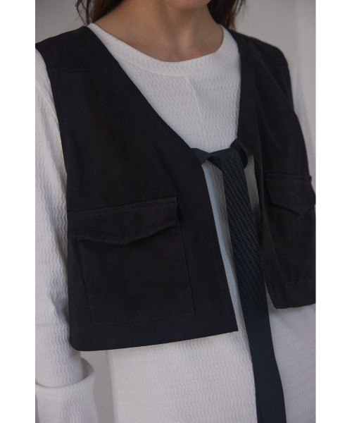 BLACK BY MOUSSY（ブラックバイマウジー）の「front ribbon vest（フロントリボンベスト（ベスト・レディース・ブラック/キャメル・FREE）」の22枚目の写真