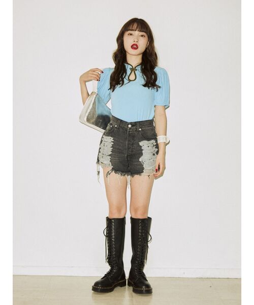 jouetie（ジュエティ）の「クラッシュデニムショートパンツ（デニムパンツ・レディース・ライトブルー/ブラック・SMALL/MEDIUM）」の11枚目の写真