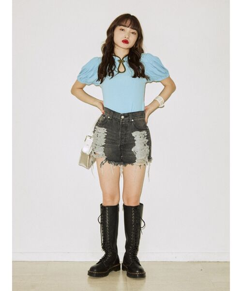 jouetie（ジュエティ）の「クラッシュデニムショートパンツ（デニムパンツ・レディース・ライトブルー/ブラック・SMALL/MEDIUM）」の12枚目の写真