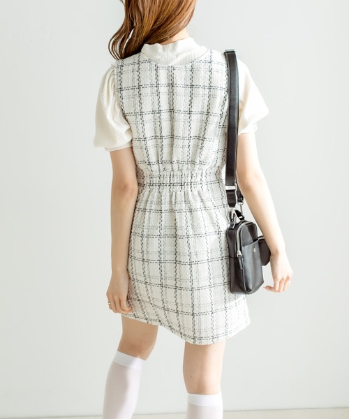 OLIVE des OLIVE（オリーブデオリーブ）の「【WEB限定カラー有】Vネックジャンスカ（ジャンパースカート・レディース・サックスブルー/ブラック/ホワイト/オフホワイト・FREE）」の21枚目の写真