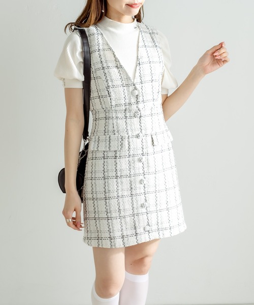 OLIVE des OLIVE（オリーブデオリーブ）の「【WEB限定カラー有】Vネックジャンスカ（ジャンパースカート・レディース・サックスブルー/ブラック/ホワイト/オフホワイト・FREE）」の6枚目の写真