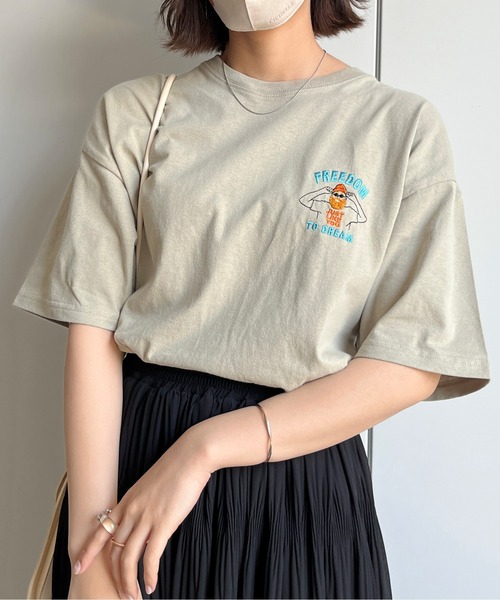 CPCM（シーピーシーエム）の「胸1ポイントヒゲサガラ刺繍T（Tシャツ/カットソー・レディース・グリーン/グレイッシュベージュ/ホワイト/ブラック/ベージュ/グリーン系その他/ホワイト系その他2/ホワイト系その他・LARGE/MEDIUM）」の6枚目の写真