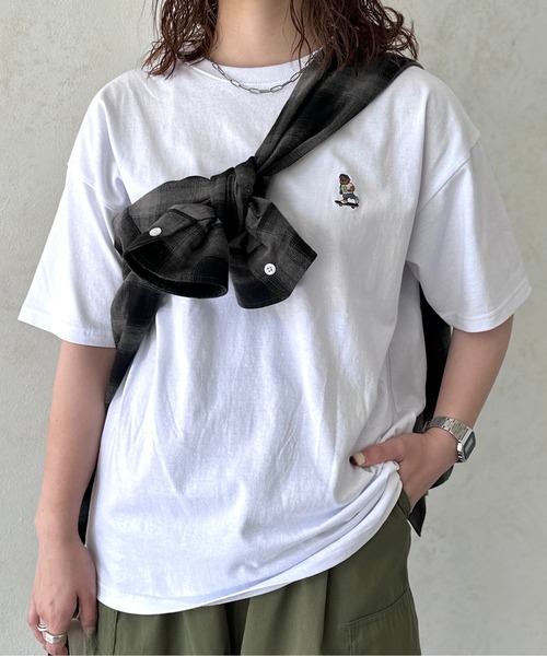 CPCM（シーピーシーエム）の「胸1ポイントヒゲサガラ刺繍T（Tシャツ/カットソー・レディース・グリーン/グレイッシュベージュ/ホワイト/ブラック/ベージュ/グリーン系その他/ホワイト系その他2/ホワイト系その他・LARGE/MEDIUM）」の3枚目の写真