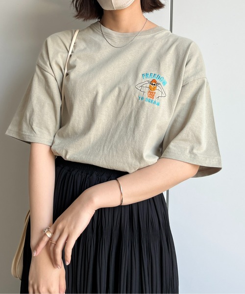CPCM（シーピーシーエム）の「胸1ポイントヒゲサガラ刺繍T（Tシャツ/カットソー・レディース・グリーン/グレイッシュベージュ/ホワイト/ブラック/ベージュ/グリーン系その他/ホワイト系その他2/ホワイト系その他・LARGE/MEDIUM）」の21枚目の写真