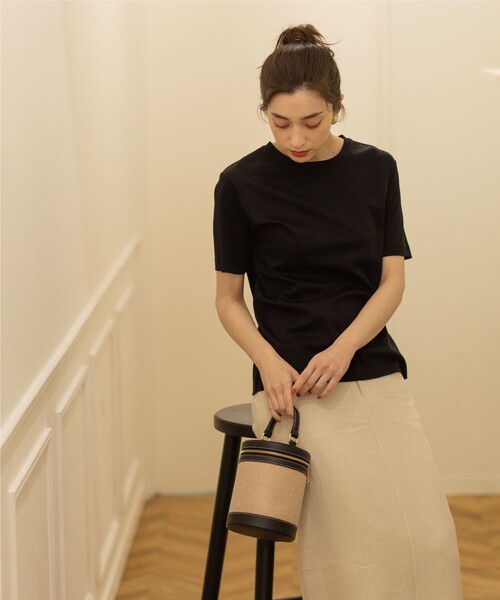 OPAQUE.CLIP（オペークドットクリップ）の「◆シルク調スーピマコットン ベーシックTシャツ【洗濯機洗い可】（Tシャツ/カットソー・レディース・サンドベージュ/ブラウン系その他5/ホワイト系/ブラック/ライトブルー・36/38/40/42）」の18枚目の写真