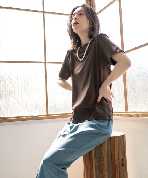 OPAQUE.CLIP（オペークドットクリップ）の「◆シルク調スーピマコットン ベーシックTシャツ【洗濯機洗い可】（Tシャツ/カットソー・レディース・サンドベージュ/ブラウン系その他5/ホワイト系/ブラック/ライトブルー・36/38/40/42）」の22枚目の写真
