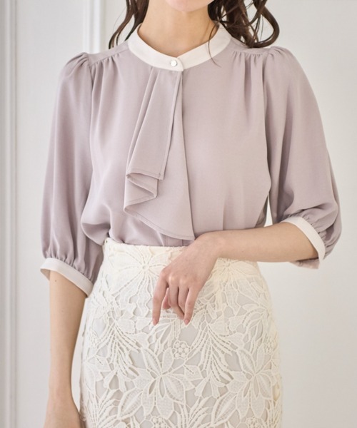 tocco closet(トッコ クローゼット)の「【ZOZO限定】ラッフルタイ付き配色ブラウス(シャツ/ブラウス・レディース・ベージュ系その他/グレー系その他・M)」の2枚目の写真