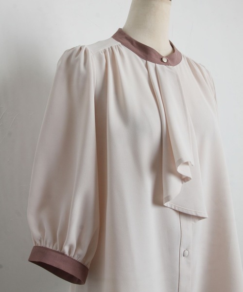 tocco closet(トッコ クローゼット)の「【ZOZO限定】ラッフルタイ付き配色ブラウス(シャツ/ブラウス・レディース・ベージュ系その他/グレー系その他・M)」の8枚目の写真