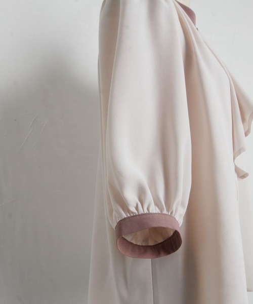 tocco closet(トッコ クローゼット)の「【ZOZO限定】ラッフルタイ付き配色ブラウス(シャツ/ブラウス・レディース・ベージュ系その他/グレー系その他・M)」の21枚目の写真