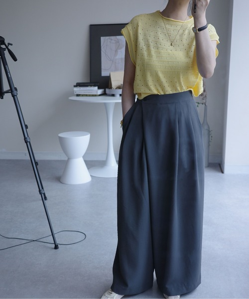 ibeul_(イベール)の「アイレットモックネックトップス(Tシャツ/カットソー・レディース・イエロー/グリーン/ホワイト/ブラック/パープル・FREE)」の21枚目の写真