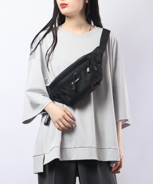 CONVERSE（コンバース）の「CONVERSE ラバーネーム　ロゴチャーム　ロゴプリント　ポリエステル　ウエストボディバッグ（ボディバッグ/ウエストポーチ・メンズ・ブラック×グリーン/ブラック×パープル/ブラック×ホワイト・FREE）」の19枚目の写真