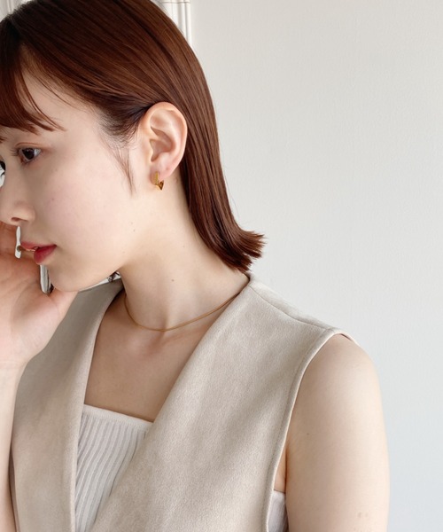 thank U more(サンキューモア)の「【サージカルステンレス】ペンタゴンフープピアス(ピアス(両耳用)・レディース・ゴールド/シルバー・FREE)」の6枚目の写真