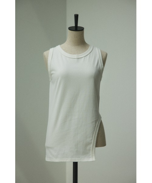 BLACK BY MOUSSY（ブラックバイマウジー）の「asymmetry hem tops（アシンメトリーヘムトップス)（タンクトップ・レディース・ベージュ/ホワイト/ブルー/ブラック・FREE）」の2枚目の写真