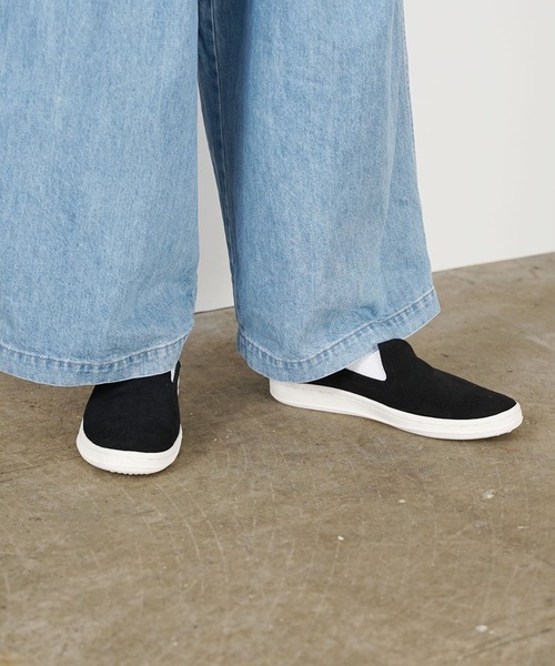 CAL O LINE（キャルオーライン）の「CAL O LINE/キャルオーライン×MANEBU/マネブ SEA SIDE SLIP ON コラボ スリッポン（スリッポン・メンズ・ブラック×ホワイト/ブラック×ブラック・43/42）」の12枚目の写真