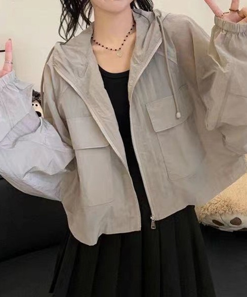 gossip!ロサンゼルス(ゴシップロサンゼルス)の「YUGA 日焼け止めUV ショートコート(パーカー・レディース・グレー/ホワイト・FREE)」の6枚目の写真