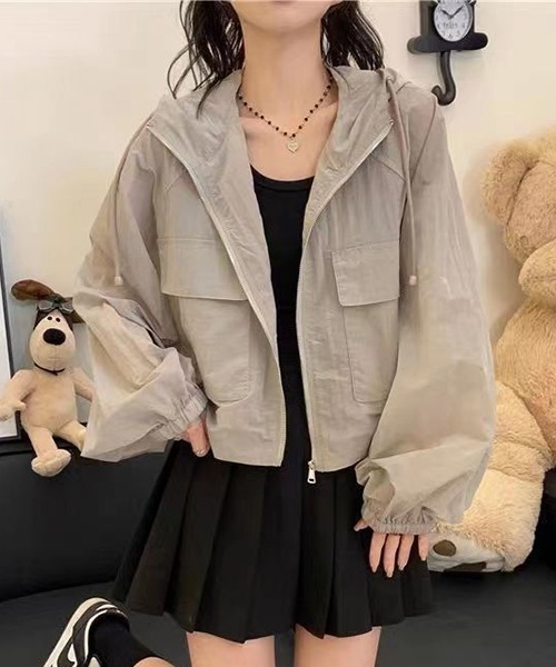 gossip!ロサンゼルス(ゴシップロサンゼルス)の「YUGA 日焼け止めUV ショートコート(パーカー・レディース・グレー/ホワイト・FREE)」の10枚目の写真