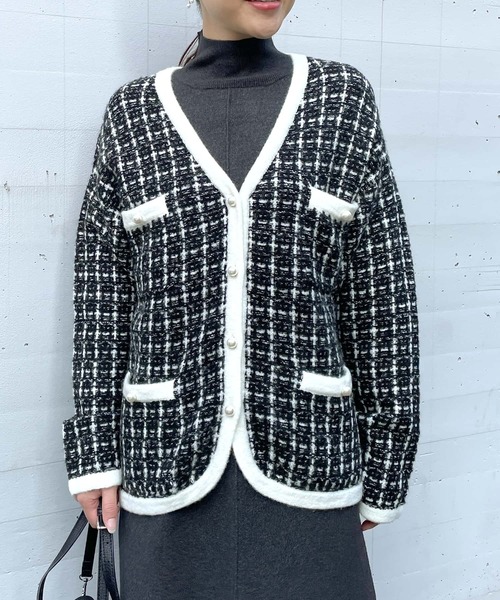 PICCIN PERLA(ピッチンペルラ)の「ウール混 パールボタン ニットジャケット(ノーカラージャケット・レディース・ブルー/オフホワイト/ブラック・M)」の2枚目の写真