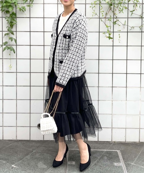 PICCIN PERLA(ピッチンペルラ)の「ウール混 パールボタン ニットジャケット(ノーカラージャケット・レディース・ブルー/オフホワイト/ブラック・M)」の9枚目の写真