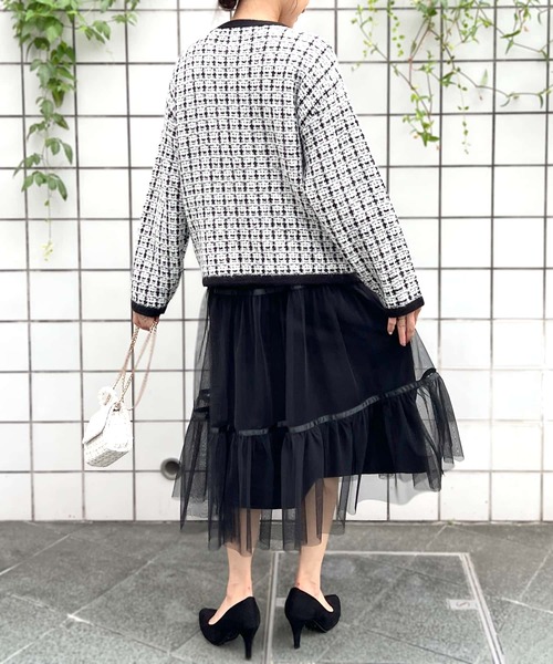 PICCIN PERLA(ピッチンペルラ)の「ウール混 パールボタン ニットジャケット(ノーカラージャケット・レディース・ブルー/オフホワイト/ブラック・M)」の10枚目の写真