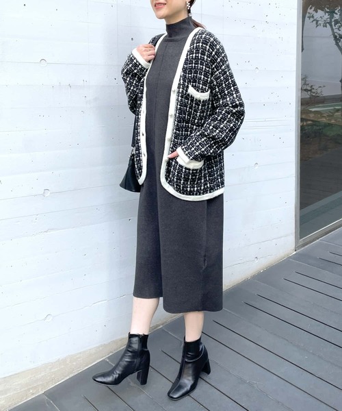 PICCIN PERLA(ピッチンペルラ)の「ウール混 パールボタン ニットジャケット(ノーカラージャケット・レディース・ブルー/オフホワイト/ブラック・M)」の16枚目の写真