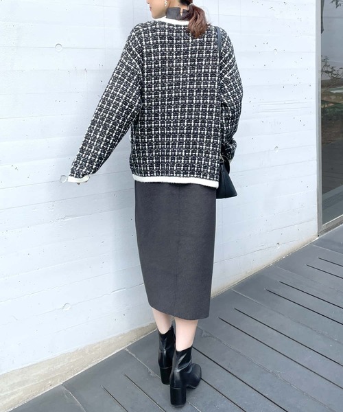 PICCIN PERLA(ピッチンペルラ)の「ウール混 パールボタン ニットジャケット(ノーカラージャケット・レディース・ブルー/オフホワイト/ブラック・M)」の17枚目の写真