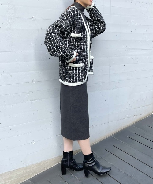 PICCIN PERLA(ピッチンペルラ)の「ウール混 パールボタン ニットジャケット(ノーカラージャケット・レディース・ブルー/オフホワイト/ブラック・M)」の19枚目の写真