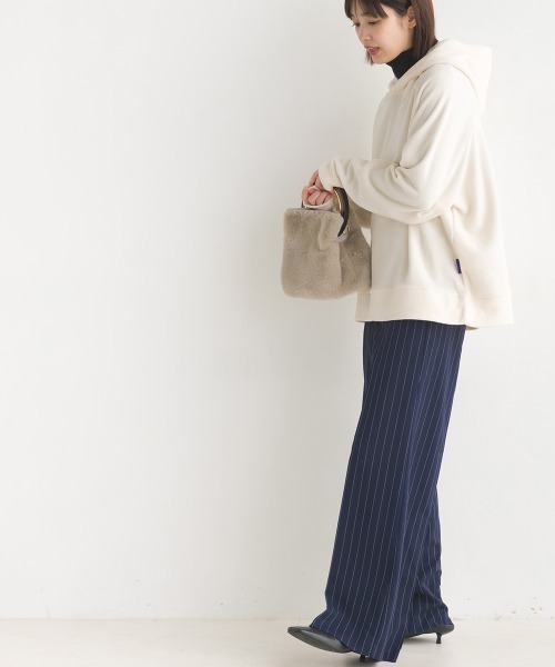 OMNES（オムネス）の「ふわ軽静電気防止マイクロフリースパーカー長袖（パーカー・レディース・アイボリー/キャメル/ホワイト×ネイビー/ブラック・LARGE/MEDIUM）」の19枚目の写真