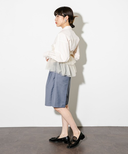 KBF(ケイビーエフ)の「チュールSETクロップドシャツ(シャツ/ブラウス・レディース・ブルー/チャコールグレー/アイボリー・ONE)」の7枚目の写真