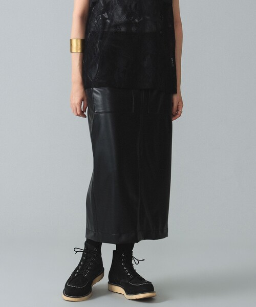 BEAMS BOY（ビームスボーイ）の「maturely / Fake Leather Work Skirt（スカート・レディース・ブラック/ブルー系その他2・1/0）」の2枚目の写真