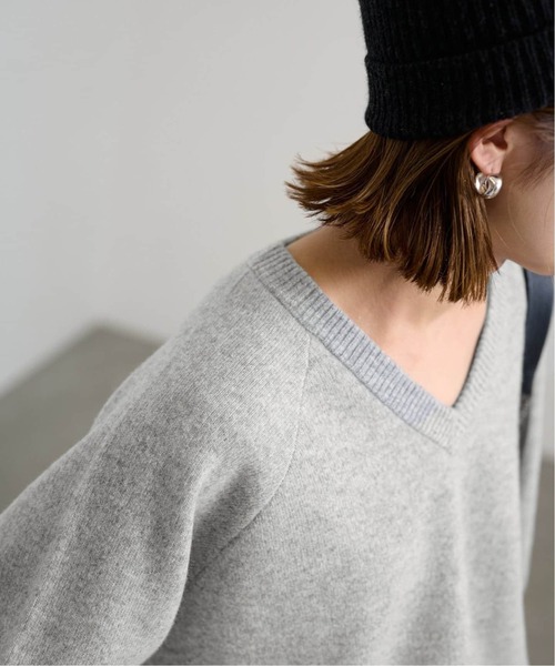 FRAMeWORK（フレームワーク）の「≪追加≫AQUA Vネックプル