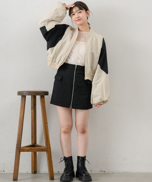 RETRO GIRL（レトロガール）の「配色ショートブルゾン（ブルゾン・レディース・ブラック/ブルー/ナチュラル・FREE）」の5枚目の写真