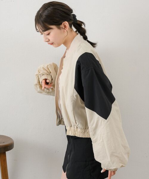 RETRO GIRL（レトロガール）の「配色ショートブルゾン（ブルゾン・レディース・ブラック/ブルー/ナチュラル・FREE）」の10枚目の写真