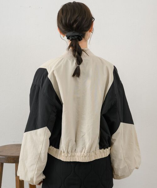RETRO GIRL（レトロガール）の「配色ショートブルゾン（ブルゾン・レディース・ブラック/ブルー/ナチュラル・FREE）」の11枚目の写真