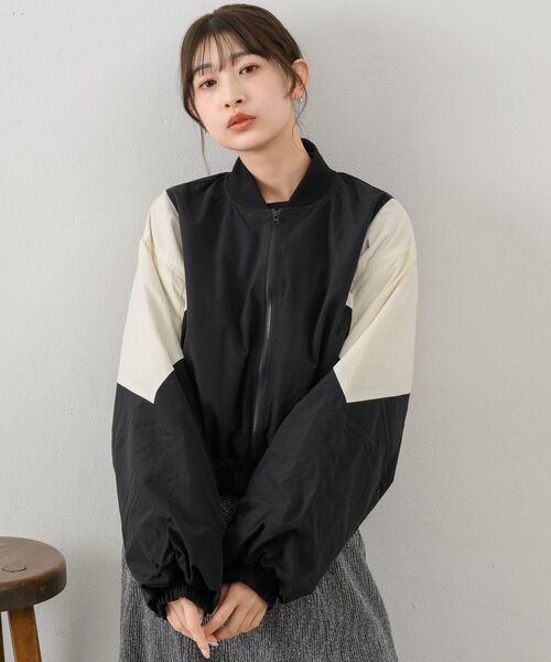 RETRO GIRL（レトロガール）の「配色ショートブルゾン（ブルゾン・レディース・ブラック/ブルー/ナチュラル・FREE）」の17枚目の写真