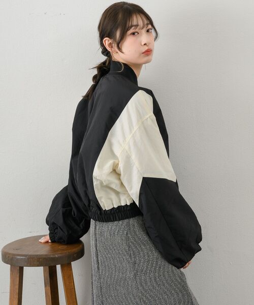 RETRO GIRL（レトロガール）の「配色ショートブルゾン（ブルゾン・レディース・ブラック/ブルー/ナチュラル・FREE）」の18枚目の写真