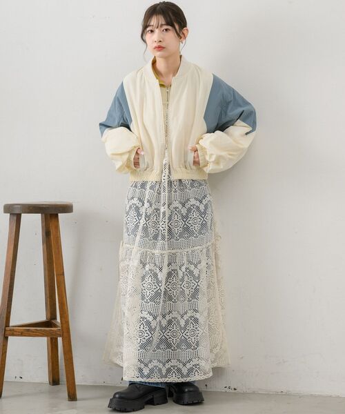 RETRO GIRL（レトロガール）の「配色ショートブルゾン（ブルゾン・レディース・ブラック/ブルー/ナチュラル・FREE）」の21枚目の写真