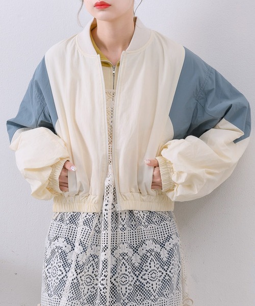 RETRO GIRL（レトロガール）の「配色ショートブルゾン（ブルゾン・レディース・ブラック/ブルー/ナチュラル・FREE）」の3枚目の写真