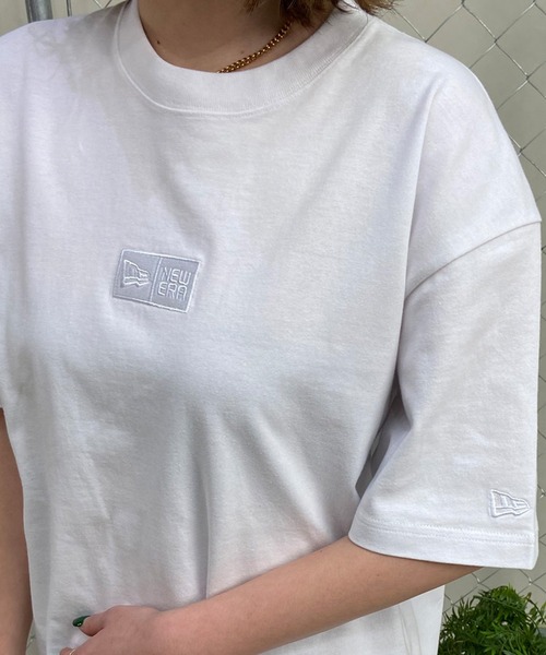 NEW ERA(ニューエラ)の「NEW ERA/ニューエラ オーバーサイズTシャツ 刺繍ロゴ 14121910/14121911/14121913(Tシャツ/カットソー・レディース・ブラック/ホワイト/ストーン・XL)」の7枚目の写真