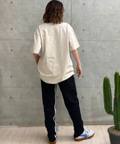 NEW ERA(ニューエラ)の「NEW ERA/ニューエラ オーバーサイズTシャツ 刺繍ロゴ 14121910/14121911/14121913(Tシャツ/カットソー・レディース・ブラック/ホワイト/ストーン・XL)」の17枚目の写真