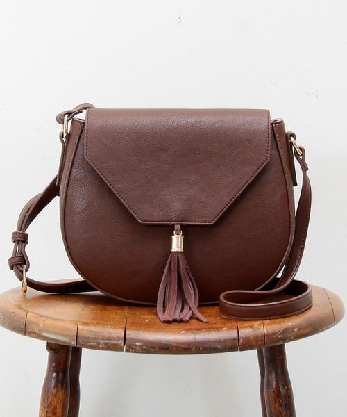 BEAUTY&YOUTH UNITED ARROWS（ビューティーアンドユースユナイテッドアローズ）の「BY∵ フラップタッセルショルダー◆（ショルダーバッグ・レディース・ブラック/ナチュラル/グレー/ダークブラウン・ﾌﾘ-）」の7枚目の写真