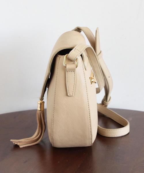 BEAUTY&YOUTH UNITED ARROWS（ビューティーアンドユースユナイテッドアローズ）の「BY∵ フラップタッセルショルダー◆（ショルダーバッグ・レディース・ブラック/ナチュラル/グレー/ダークブラウン・ﾌﾘ-）」の8枚目の写真